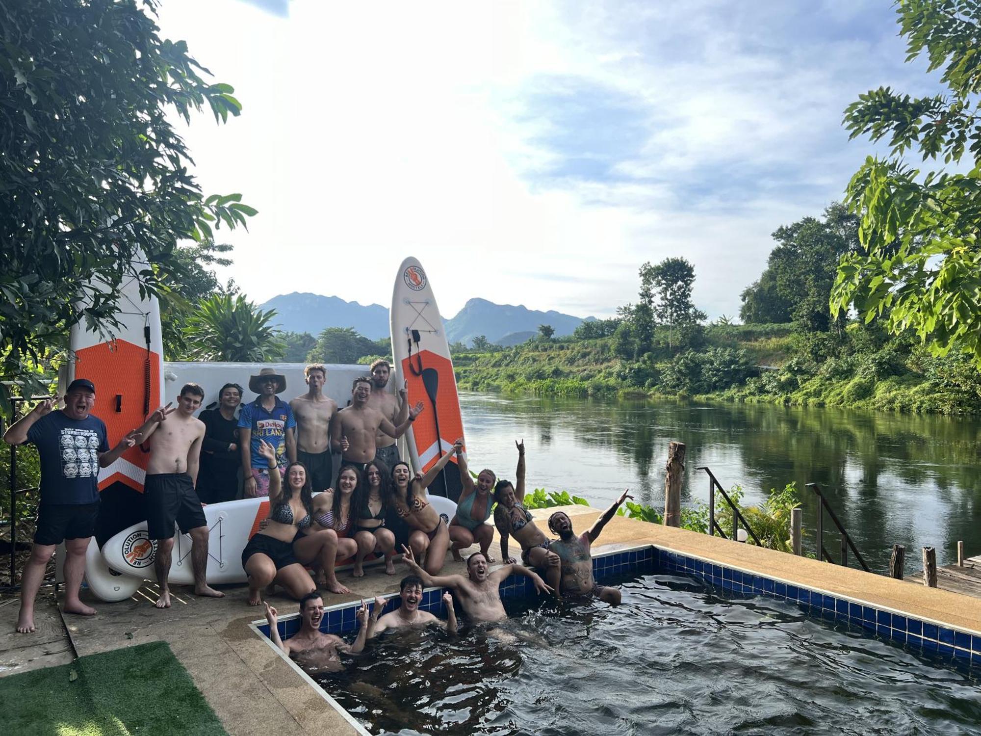 Revolution Kanchanaburi Adventure Hq Ban Chuk Kum Buitenkant foto